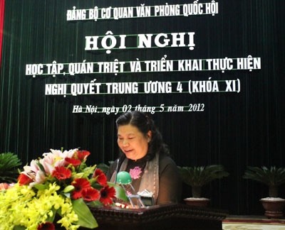 Канцелярия вьетнамского парламента выполняет резолюцию 4-го пленума ЦК КПВ - ảnh 1